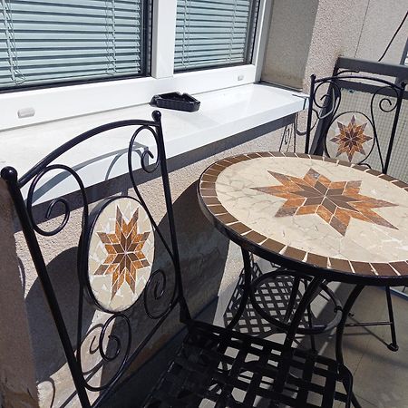 Amos Apartment - Private Parking Included Koszyce Zewnętrze zdjęcie