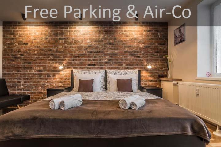 Amos Apartment - Private Parking Included Koszyce Zewnętrze zdjęcie