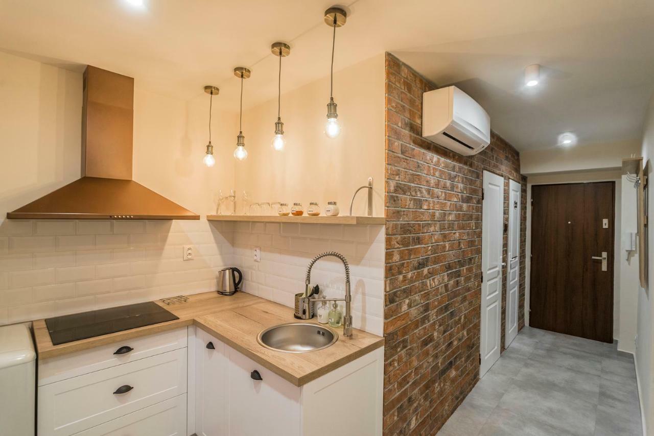 Amos Apartment - Private Parking Included Koszyce Zewnętrze zdjęcie