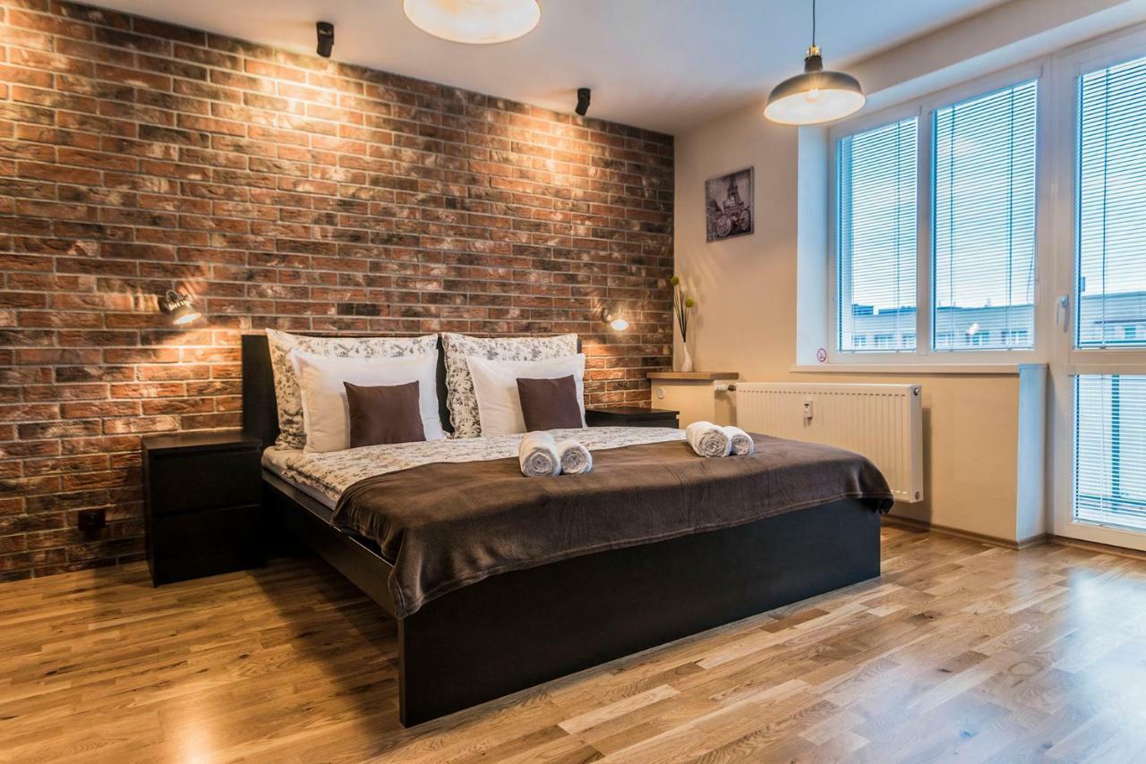 Amos Apartment - Private Parking Included Koszyce Zewnętrze zdjęcie