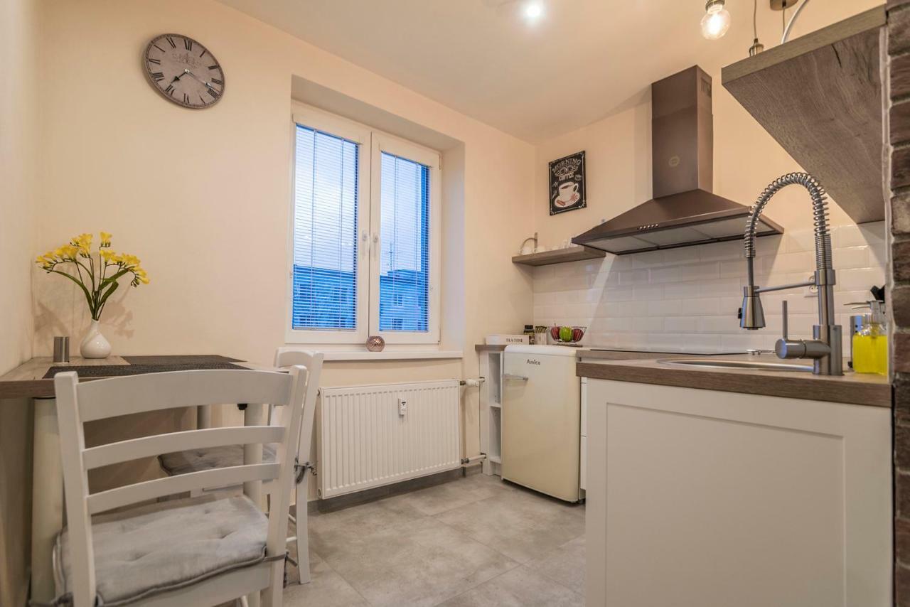 Amos Apartment - Private Parking Included Koszyce Zewnętrze zdjęcie