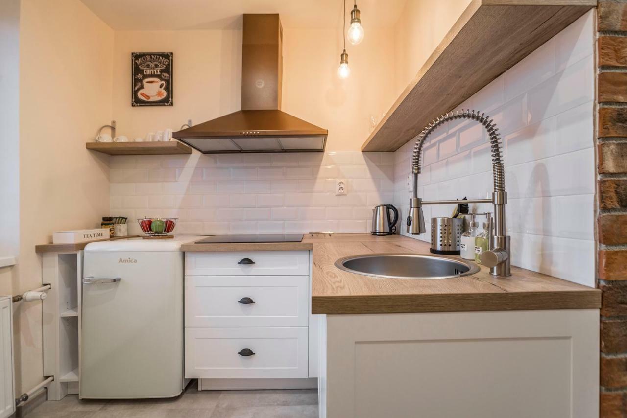 Amos Apartment - Private Parking Included Koszyce Zewnętrze zdjęcie