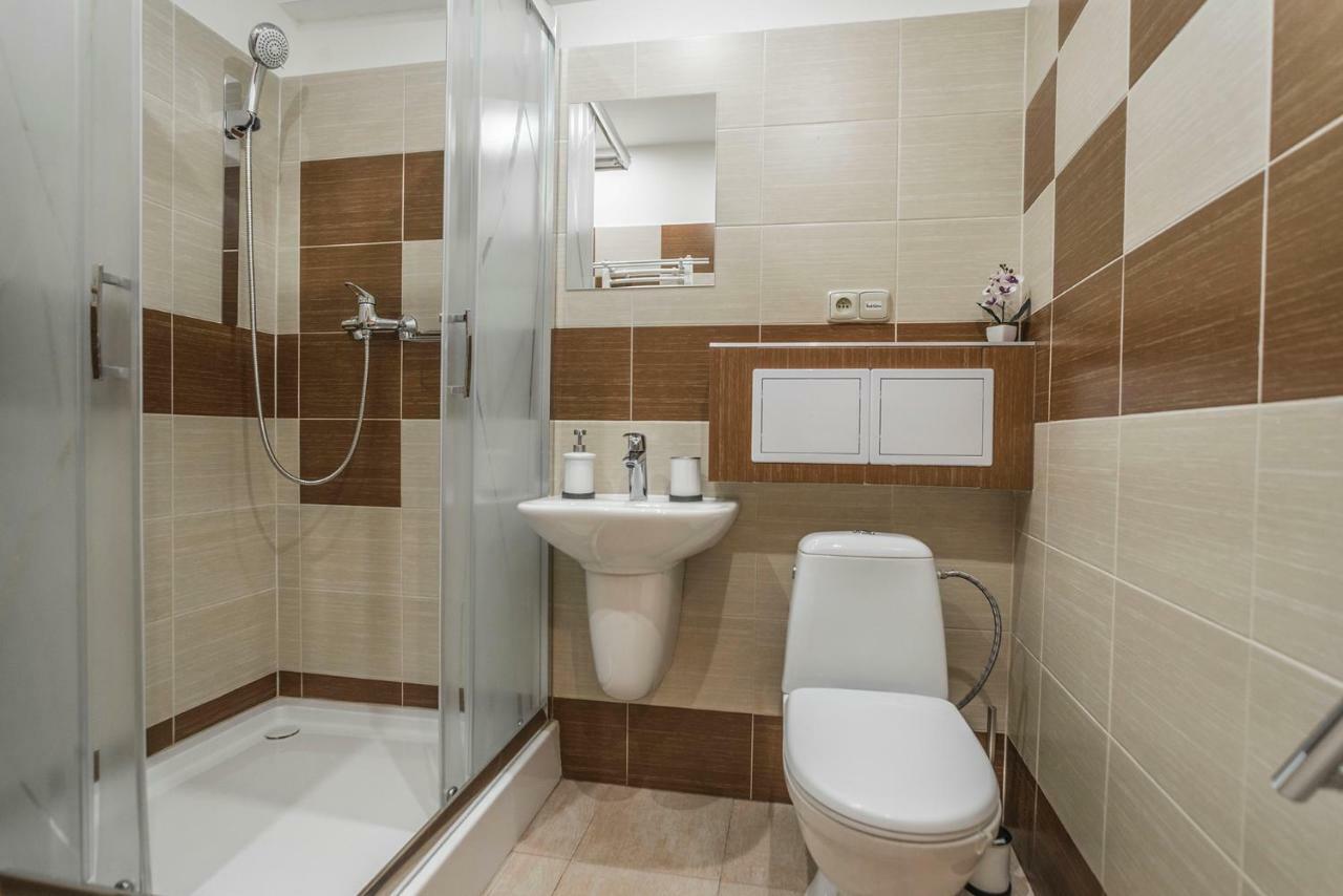 Amos Apartment - Private Parking Included Koszyce Zewnętrze zdjęcie